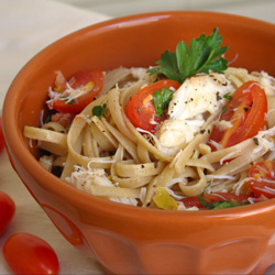 Photo Gallery: Linguine With Tomatoes, Lemon, Chile and Crab