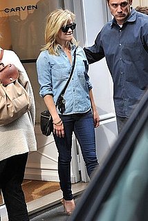 Reese Witherspoon Pictures Shopping in Paris