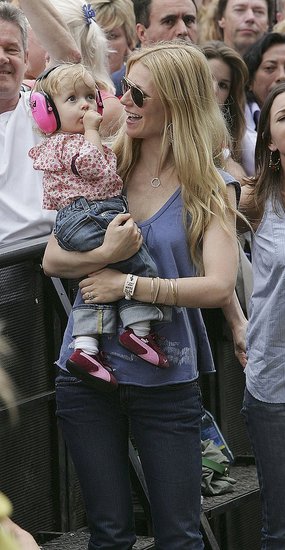 20 Stylish Celebrity Moms 20 Stylish Celebrity Moms