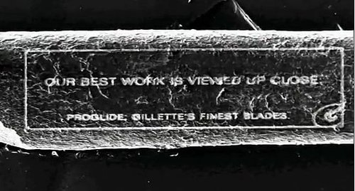 Gillette Uses an Electron Microscope to Write an Ad on a Single Human Hair 2011-06-13 10:21:32