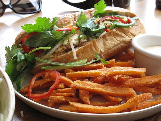 Sloppy Bun, Sweet Potato Fries