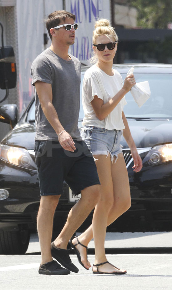 Josh Hartnett and Sophia Lie wore cutoff shorts. Josh Hartnett and Sophia Lie wore cutoff shorts.