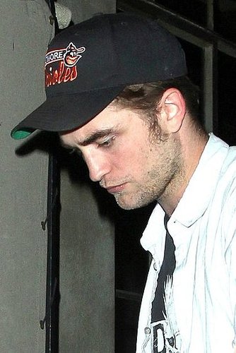 NEW Pics : Rob Leaving Chateau Marmont Last Night 
