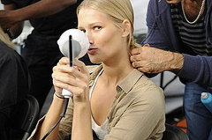 Spring 2012 Backstage Pictures: Marc by Marc Jacobs, Carolina Herrera, Ohne Titel