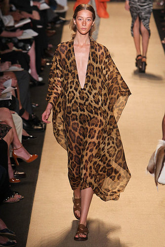 We can already see ourselves at the pool next Summer in this Michael Kors caftan and big oversize sunglasses.
We can already see ourselves at the pool next Summer in this Michael Kors caftan and big oversize sunglasses.