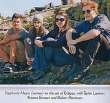 new pix of rob, kristen, stephine & taylor on the set of eclipse