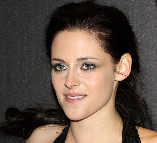 Check Out Kristen Stewart's London Look From All Angles Check Out Kristen Stewart's London Look From All Angles