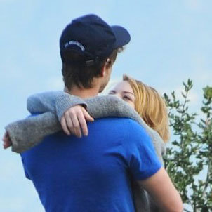 Andrew Garfield and Emma Stone Hugging Pictures LA