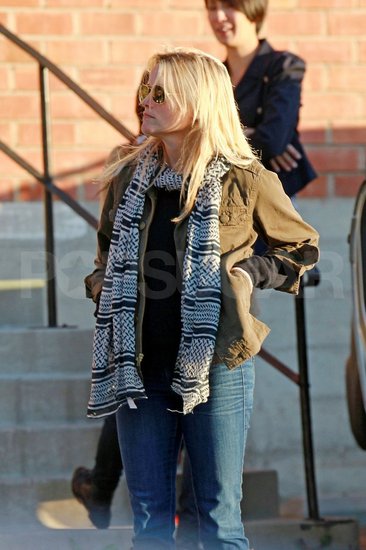 Reese Witherspoon shopped for antiques in LA. Reese Witherspoon shopped for antiques in LA.