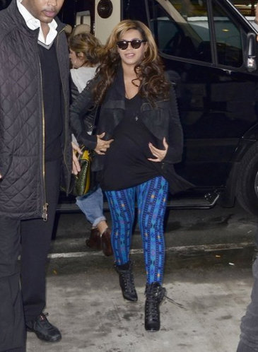 Beyoncé's Bold Leggings Beyoncé's Bold Leggings