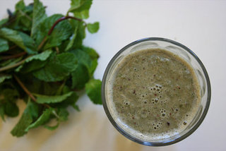 Healthy Mint Chocolate Chip Shake