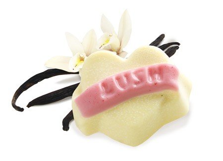 "Anyone that knows me knows I can't resist gifting beauty products, but that's because I'm a closet beauty junkie. These Lush massage bars are a must-have during the colder months. Plus, the yummy jasmine-meets-vanilla scent is gorgeous." — Marisa Tom, associate editor
Lush Heavanilli Massage Bar ($10)
"Anyone that knows me knows I can't resist gifting beauty products, but that's because I'm a closet beauty junkie. These Lush massage bars are a must-have during the colder months. Plus, the yummy jasmine-meets-vanilla scent is gorgeous." — Marisa Tom, associate editor
Lush Heavanilli Massage Bar ($10)