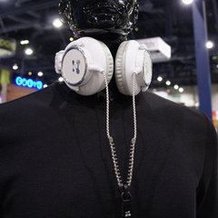 Zipper Headphone Cords From Zipbuds at CES 2012 Zipper Headphone Cords From Zipbuds at CES 2012