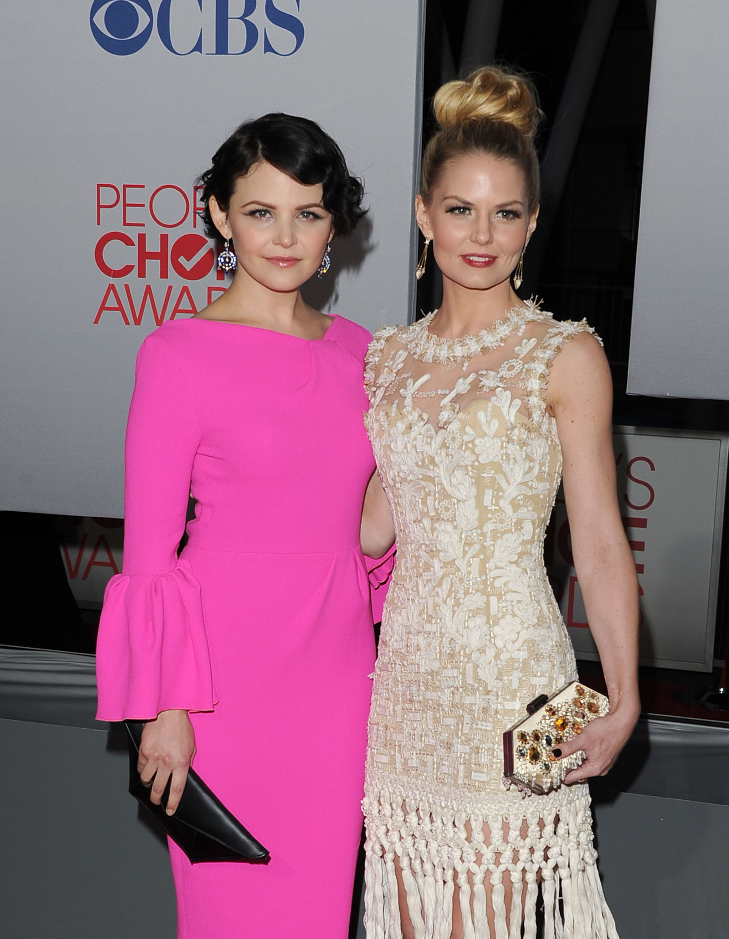 Once Upon a Time costars Jennifer Morrison and Ginnifer Goodwin got glam for the People's Choice Awards. Once Upon a Time costars Jennifer Morrison and Ginnifer Goodwin got glam for the People's Choice Awards.