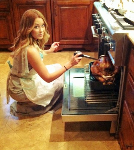 Lauren Conrad basted her Thanksgiving turkey.
Source: Twitter user laurenconrad
Lauren Conrad basted her Thanksgiving turkey.
Source: Twitter user laurenconrad