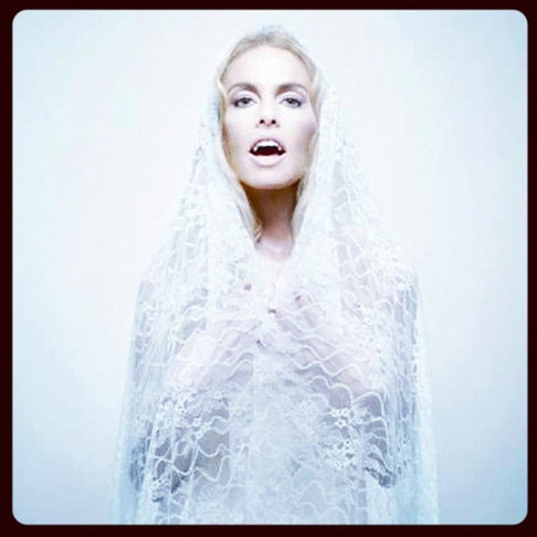Sienna Miller Is Pregnant: Fashion News January 30, 2012