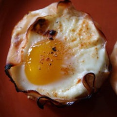 Baked Eggs in Ham Cups