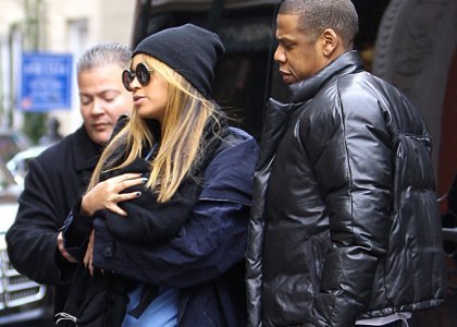 Beyonce and Jay-Z stepped out un public for the first time with daughter Blue Ivy Carter in New York City (february 25)