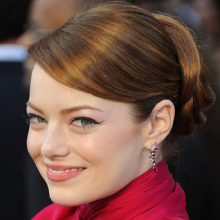 Emma Stone's Hair and Makeup at the 2012 Oscars