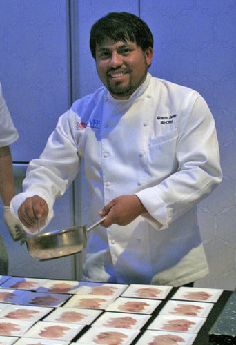 Mo-Chica's Ricardo Zarate Mo-Chica's Ricardo Zarate