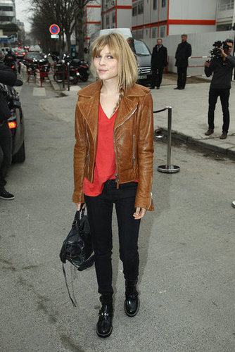 Clémence Poésy was perfectly street-chic outside Balenciaga.
Clémence Poésy was perfectly street-chic outside Balenciaga.