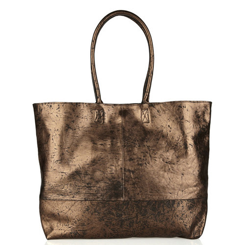 Oversised Totes For Overnight Escapes