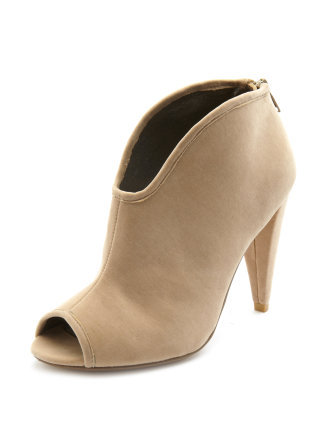 The shape of the nude-toned bootie is super sexy and modern — and provides an effortless way to dress up a jeans-and-tee outfit.
Charlotte Russe sculpted velvet bootie ($33)
The shape of the nude-toned bootie is super sexy and modern — and provides an effortless way to dress up a jeans-and-tee outfit.
Charlotte Russe sculpted velvet bootie ($33)