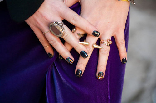 Julias Givenchy-esque rottweiler nails. 