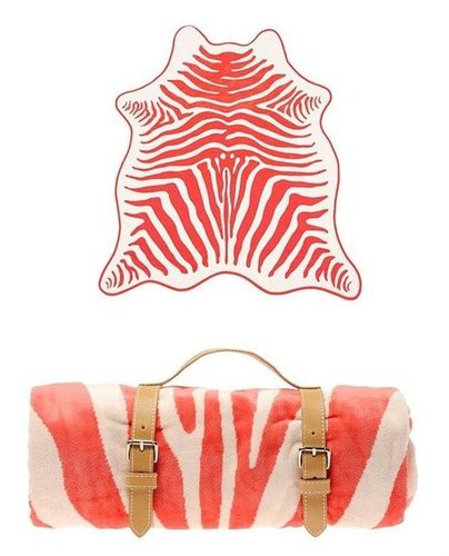 Maslin beach towel with leather holster