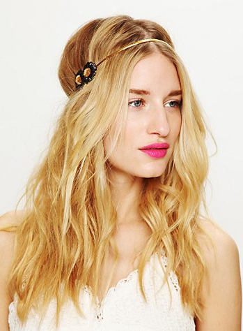If your daisy headband skills are close to nil, you can still translate a hippie vibe with this pretty ready-made piece.
Serefina Leather Flower Metal Chain ($58)
If your daisy headband skills are close to nil, you can still translate a hippie vibe with this pretty ready-made piece.
Serefina Leather Flower Metal Chain ($58)