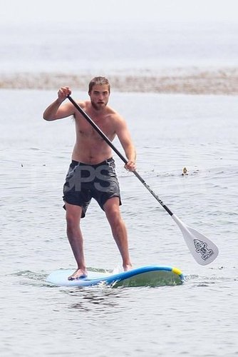 Robert Pattinson went paddleboarding shirtless.
Robert Pattinson went paddleboarding shirtless.
