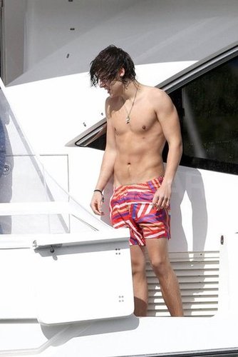 One Direction Celebrates SNL Success With a Shirtless Swim One Direction Celebrates SNL Success With a Shirtless Swim