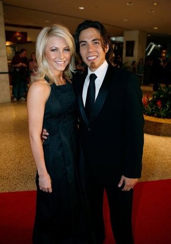 Julianne Hough and Apolo Anton Ohno Julianne Hough and Apolo Anton Ohno