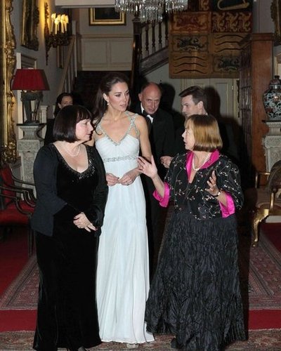 Here's a front view of her Amanda Wakeley gown.
Here's a front view of her Amanda Wakeley gown.