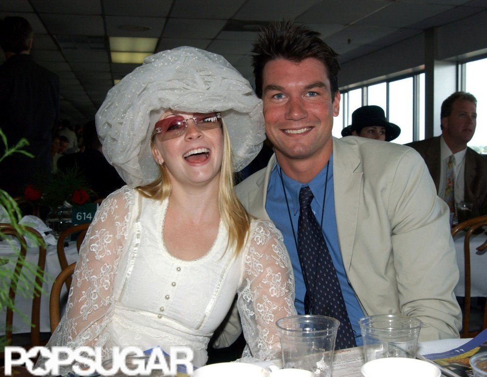 Melissa Joan Hart and Jerry O'Connell grabbed drinks inside in 2001.
Melissa Joan Hart and Jerry O'Connell grabbed drinks inside in 2001.