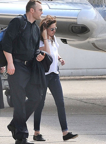Kristen Stewart arrived for her flight out of Paris.
Kristen Stewart arrived for her flight out of Paris.