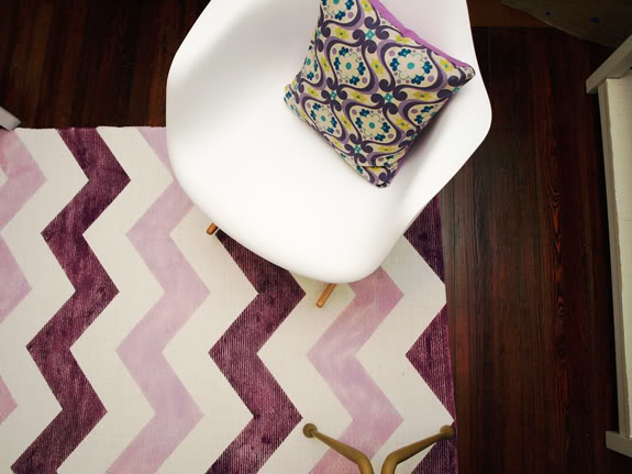 Perk up your patio or room with a multi-hued Chevron Rug.
Source: Little Green Notebook
Perk up your patio or room with a multi-hued Chevron Rug.
Source: Little Green Notebook
