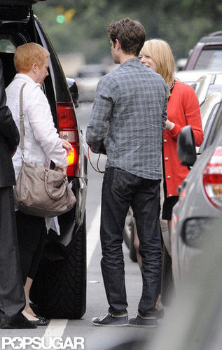Emma Stone and Andrew Garfield accompanied her mom to the car in NYC.
Emma Stone and Andrew Garfield accompanied her mom to the car in NYC.