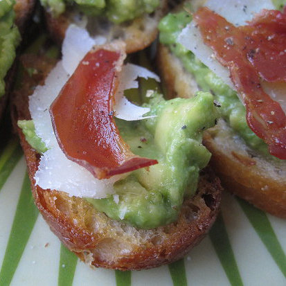 Crisped Prosciutto and Avocado Crostini 