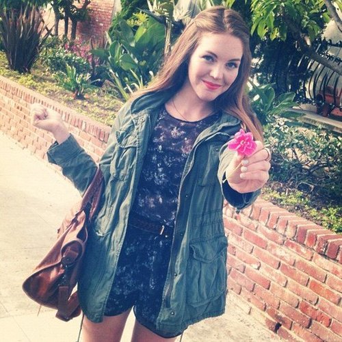 FabSugar TV host Allison McNamara showed off a perfect Spring look.
FabSugar TV host Allison McNamara showed off a perfect Spring look.