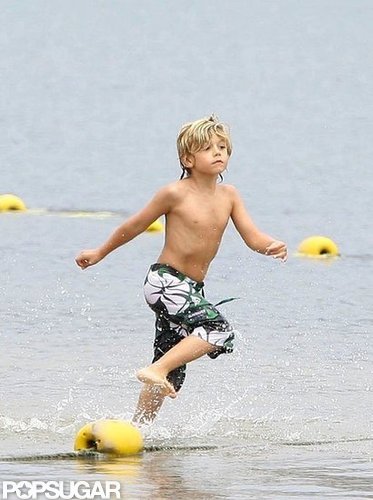 Gwen Stefani Hits the Beach With Her Rossdale and No Doubt Boys Gwen Stefani Hits the Beach With Her Rossdale and No Doubt Boys