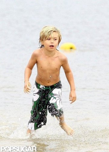Gwen Stefani Hits the Beach With Her Rossdale and No Doubt Boys Gwen Stefani Hits the Beach With Her Rossdale and No Doubt Boys