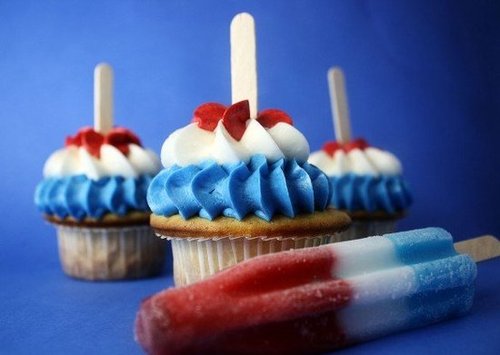Bake These: Bomb Pop Cupcakes Bake These: Bomb Pop Cupcakes