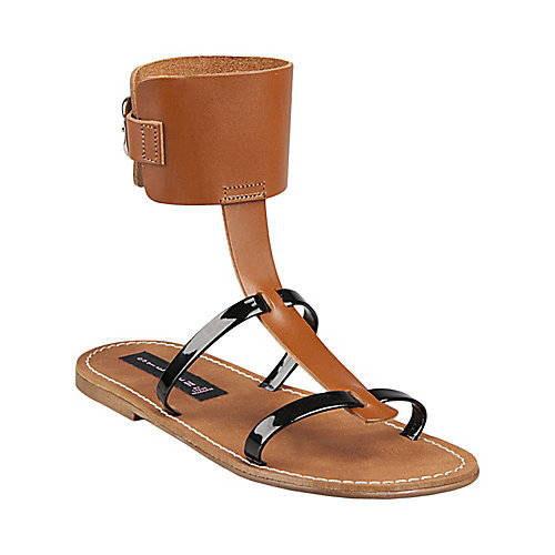 A simple black-and-camel color palette makes the unique shape wearable for your everyday.
Steve Madden Ares Sandal ($90)
A simple black-and-camel color palette makes the unique shape wearable for your everyday.
Steve Madden Ares Sandal ($90)