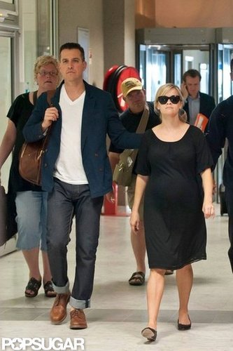 Reese Witherspoon landed in Cannes with her husband Jim Toth.
Reese Witherspoon landed in Cannes with her husband Jim Toth.