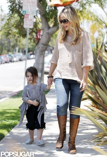 Sarah Michelle Gellar walked in LA with daughter Charlotte. Sarah Michelle Gellar walked in LA with daughter Charlotte.