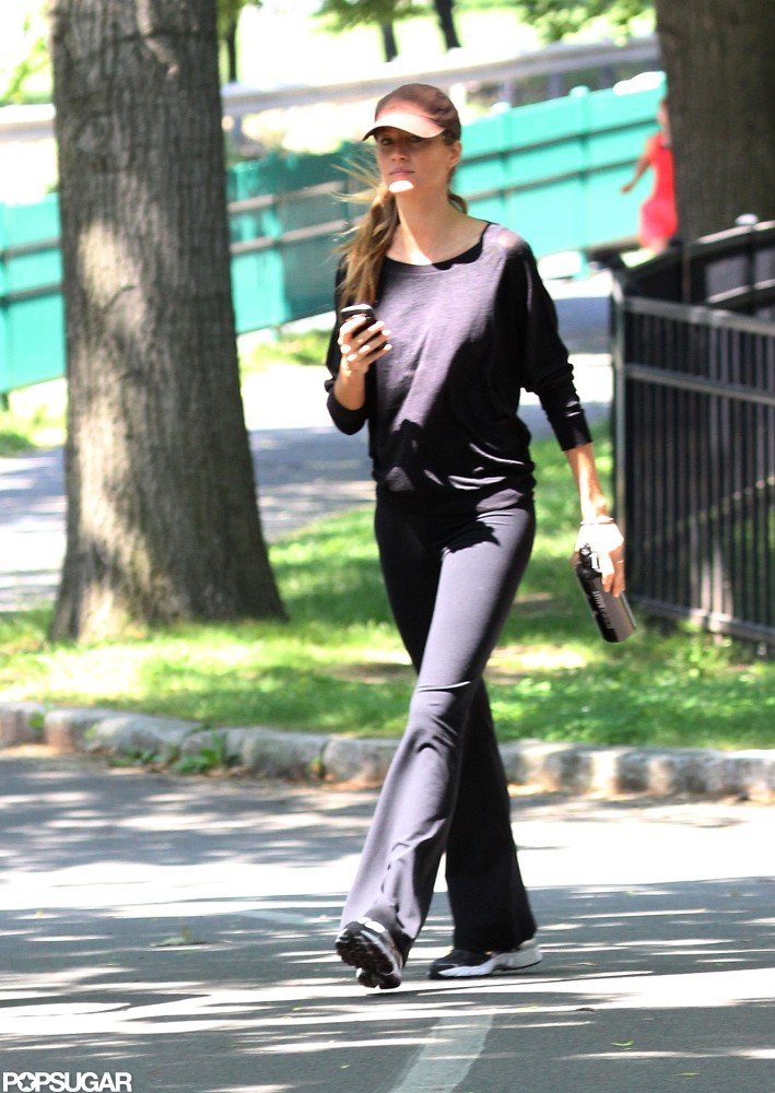 Gisele Bundchen went for a walk in Boston. Gisele Bundchen went for a walk in Boston.