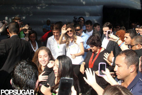 Gisele Bundchen Goes Baggy For Her Environmental Trip to Brazil Gisele Bundchen Goes Baggy For Her Environmental Trip to Brazil