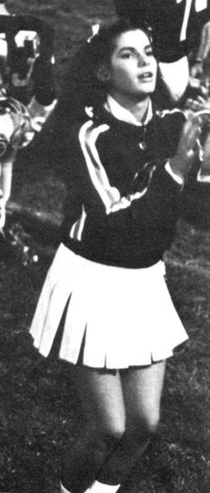 Sandra Bullock cheered for the team.
Sandra Bullock cheered for the team.