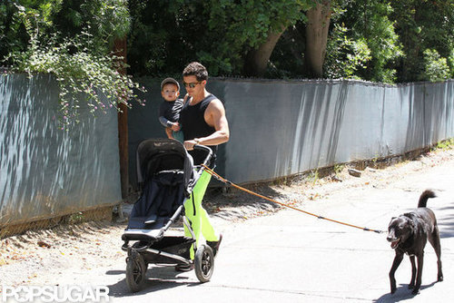 Orlando Bloom and Flynn walked with their dog in LA.
Orlando Bloom and Flynn walked with their dog in LA.